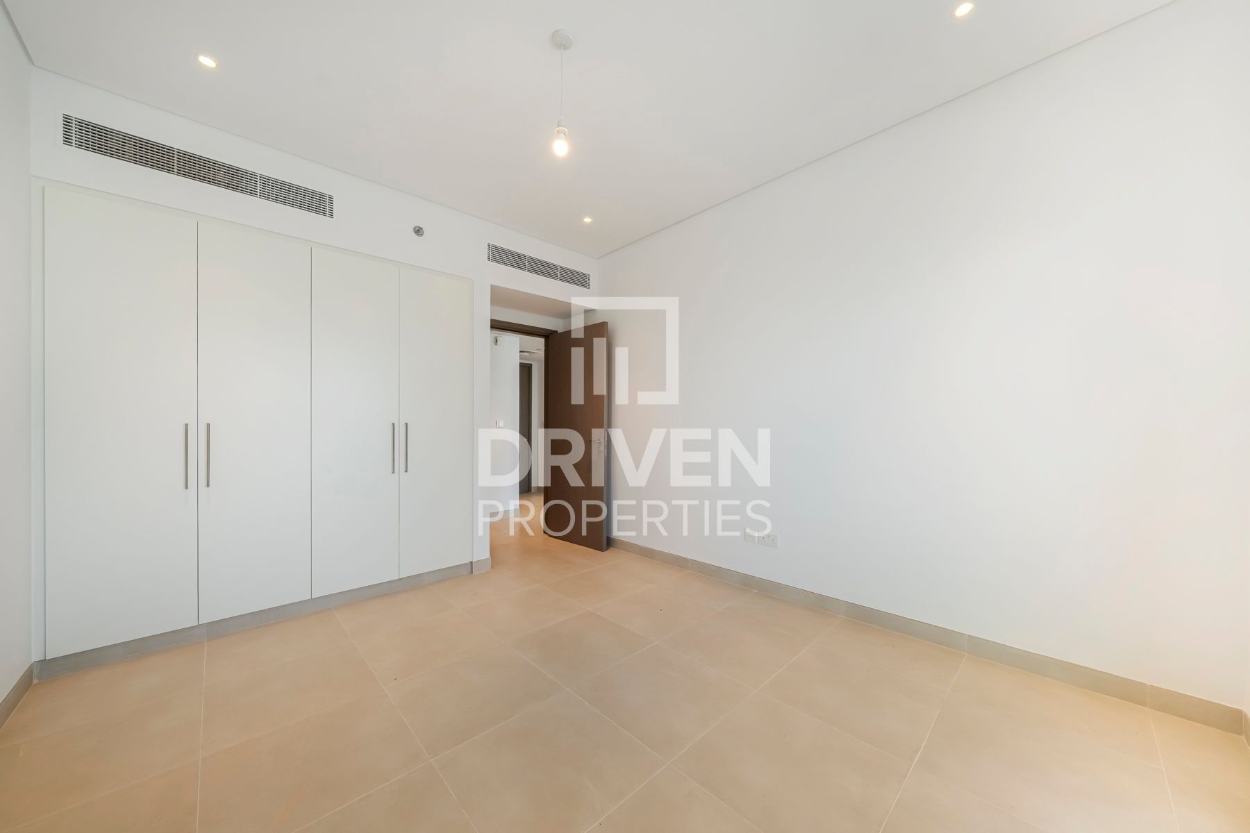 Corner unit Newly Handed Over Smart Layout