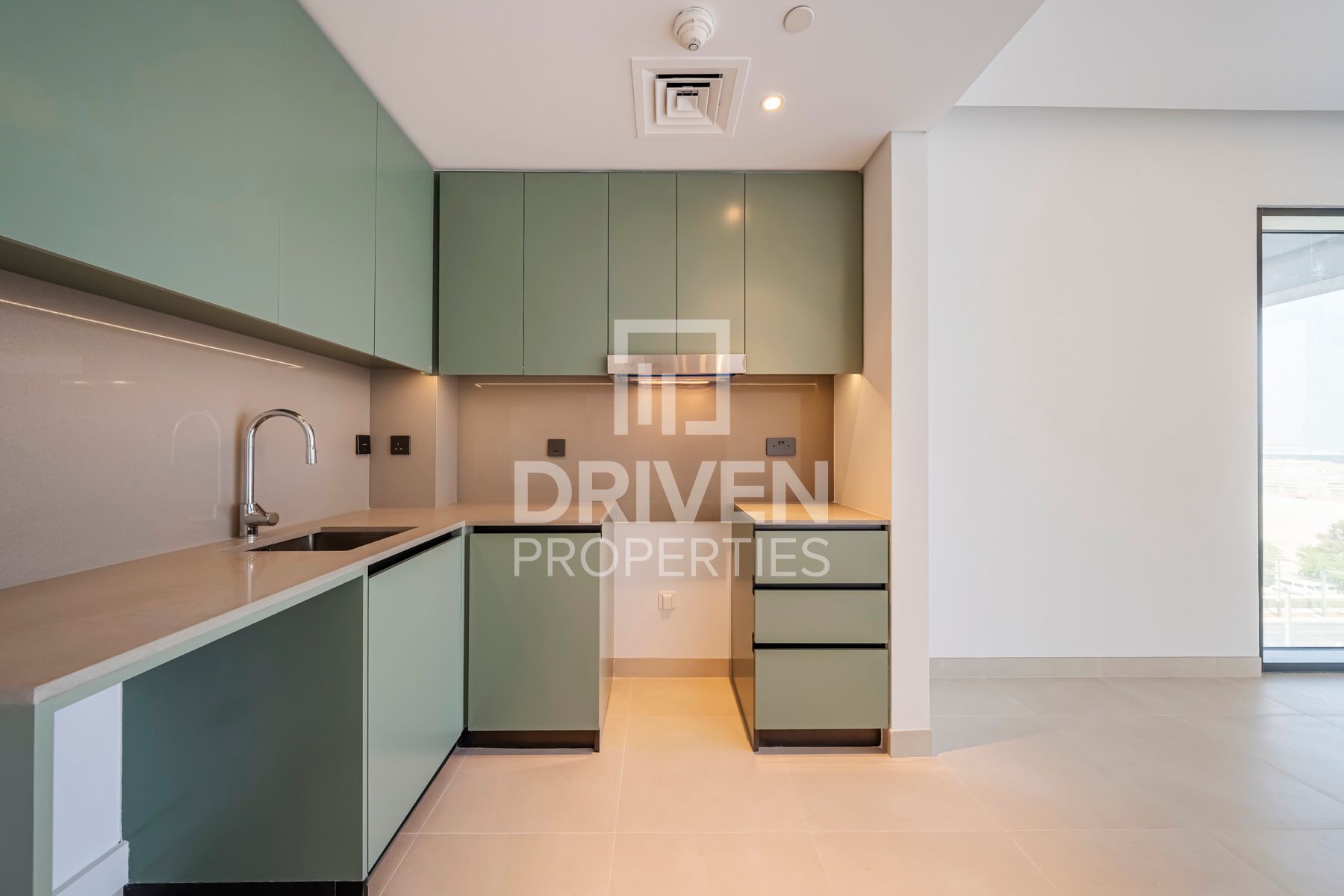 Corner unit Newly Handed Over Smart Layout