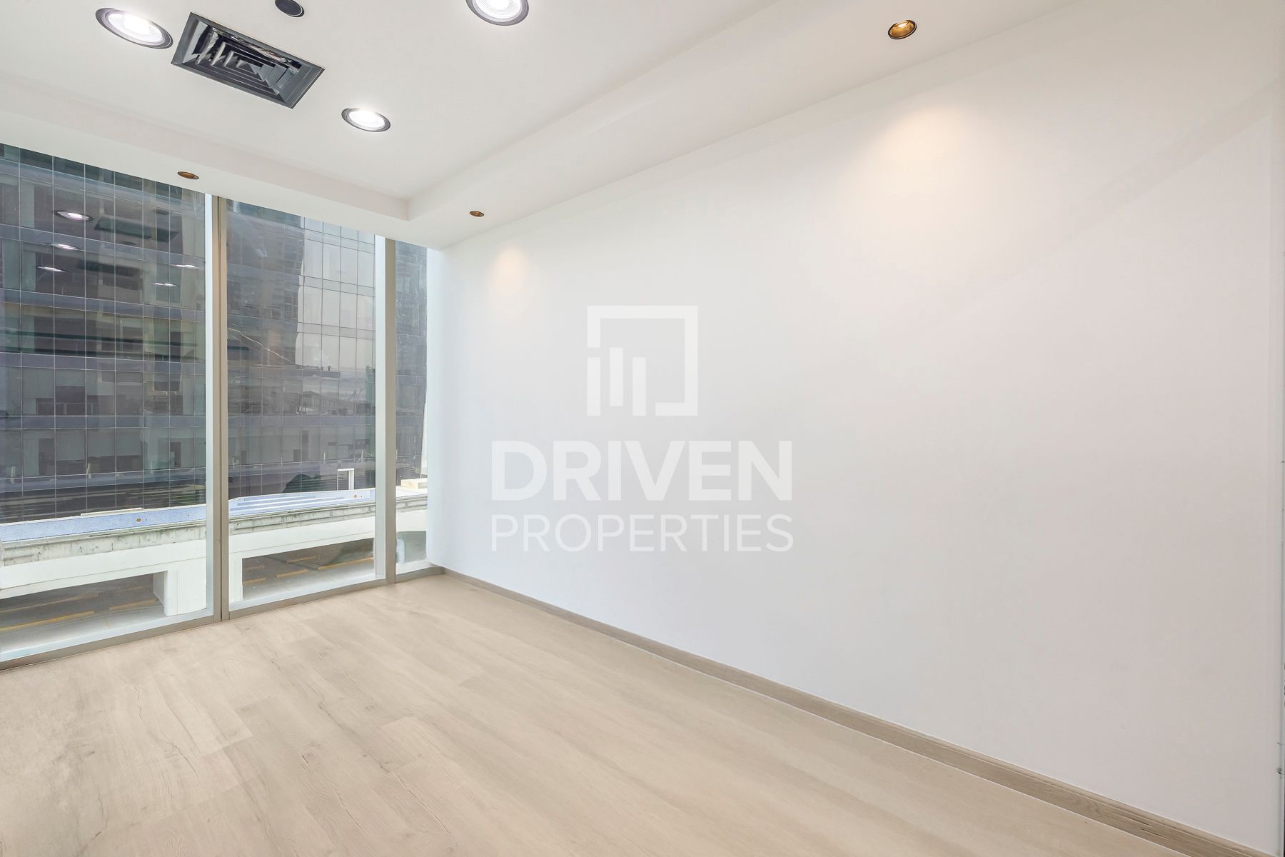 Fitted Office Near Metro Ready to move in