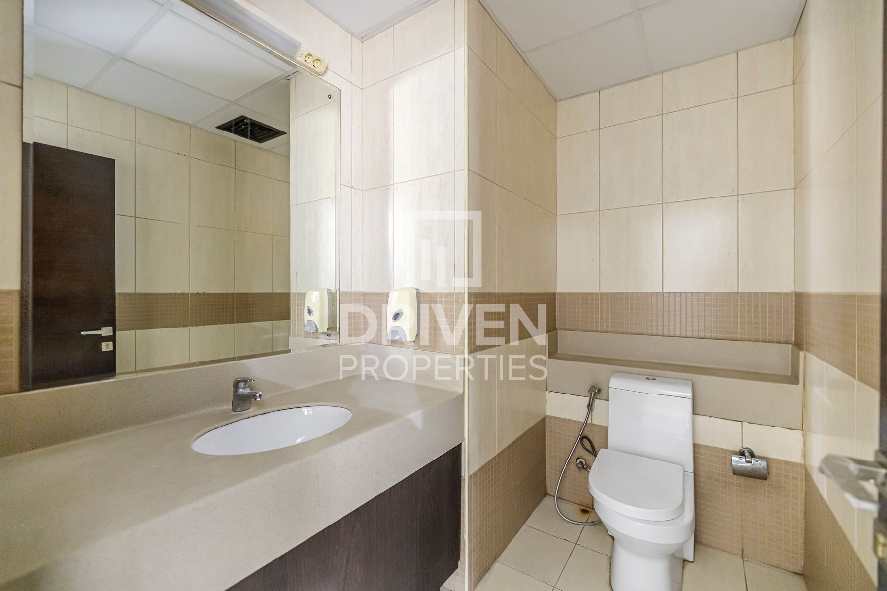 Fitted Office Near Metro Ready to move in