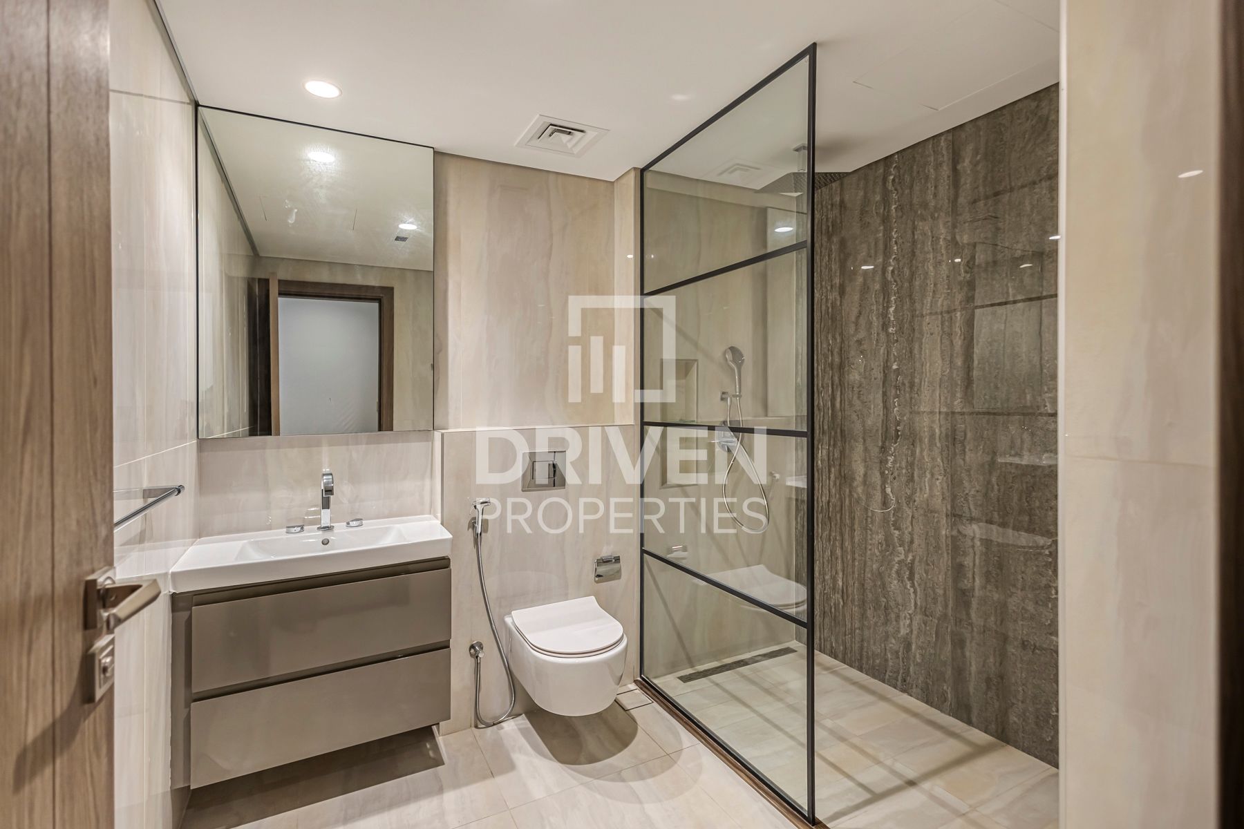 Waterfront Simplex Vacant Canal View