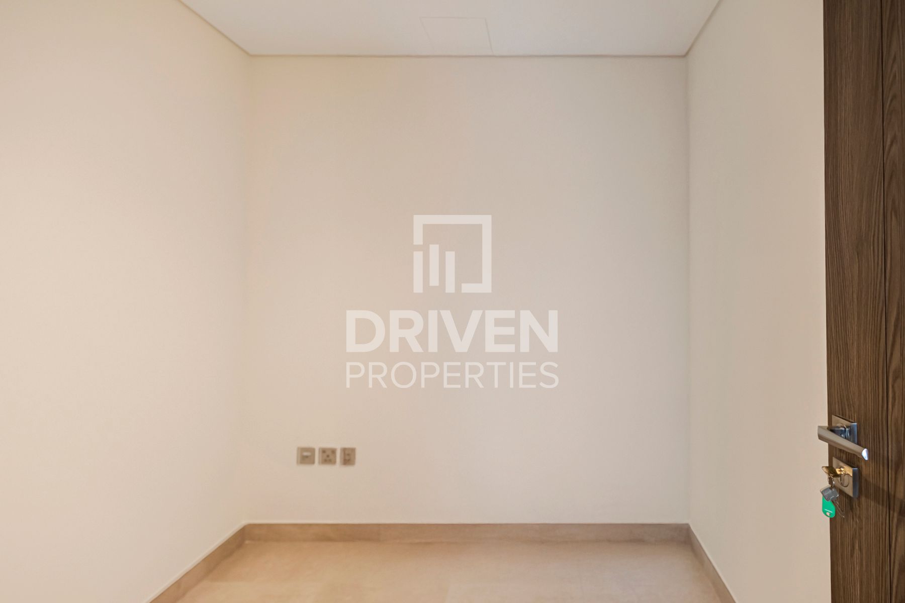 Waterfront Simplex Vacant Canal View