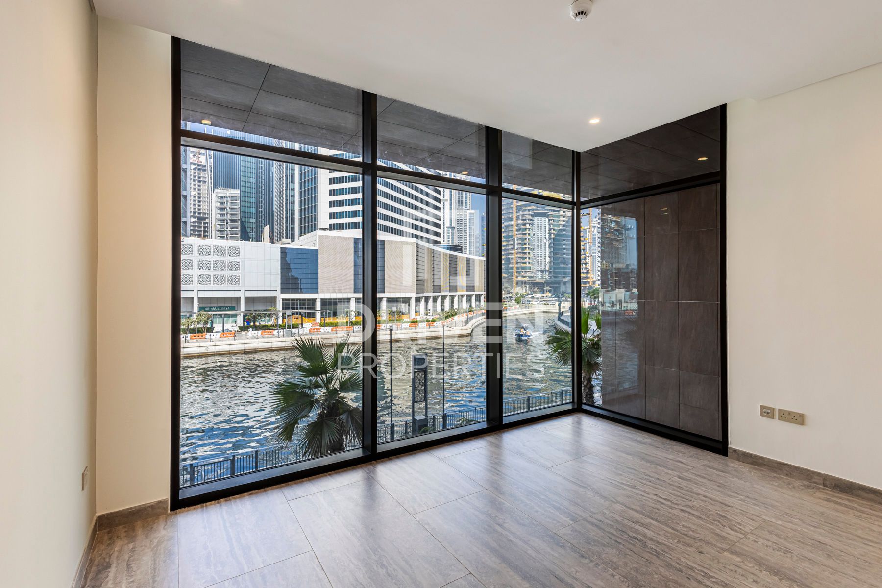 Waterfront Simplex Vacant Canal View