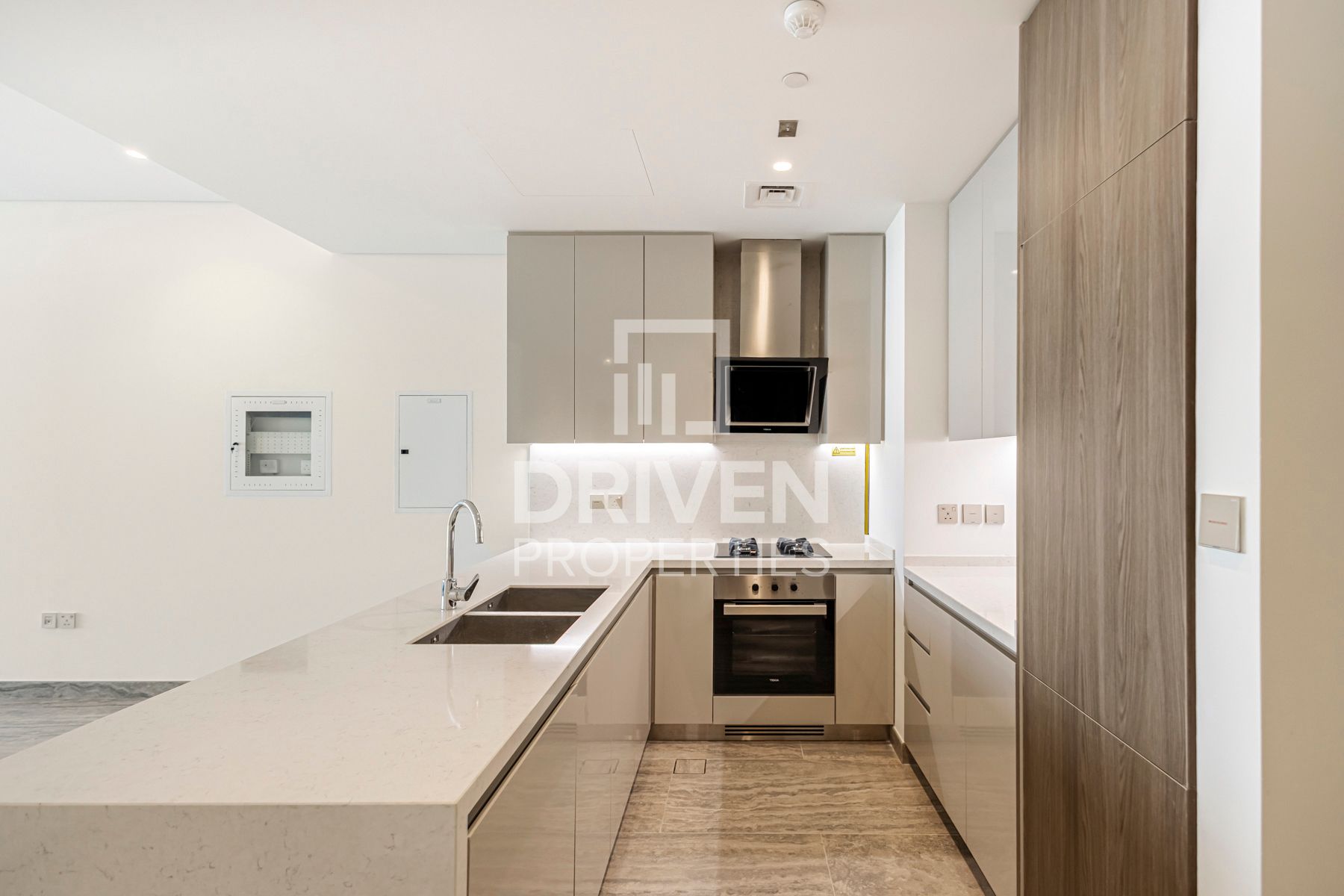 Waterfront Simplex Vacant Canal View