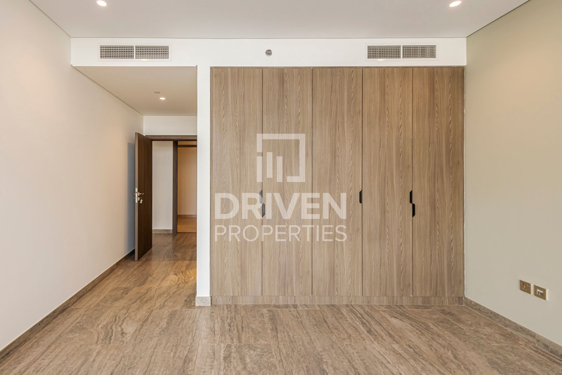 Waterfront Simplex Vacant Canal View