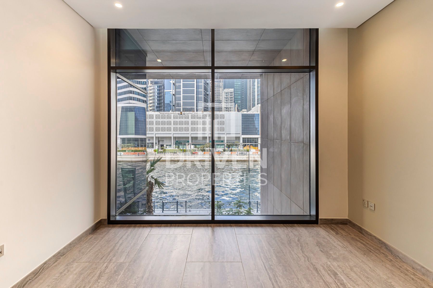 Waterfront Simplex Vacant Canal View