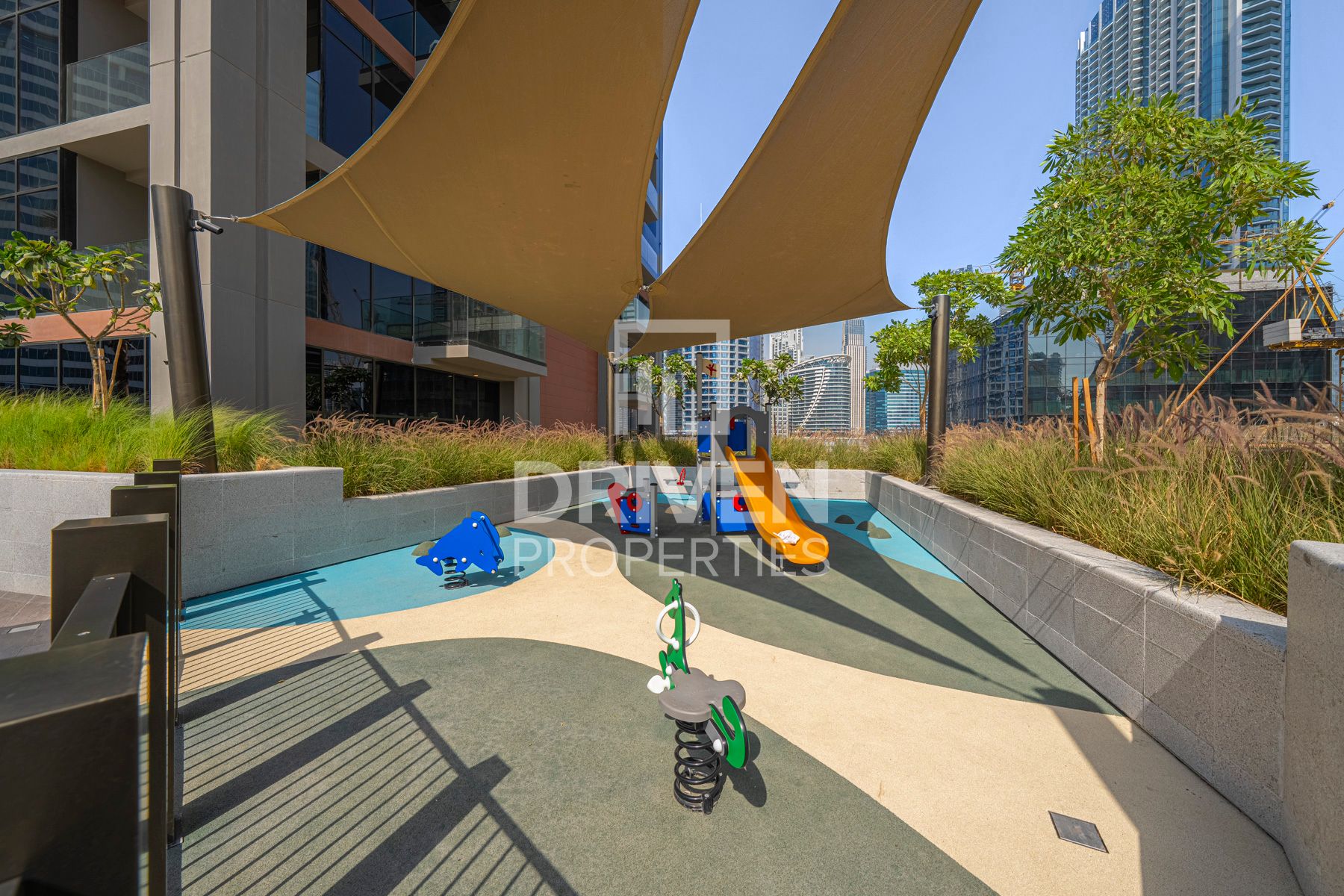 Waterfront Simplex Vacant Canal View