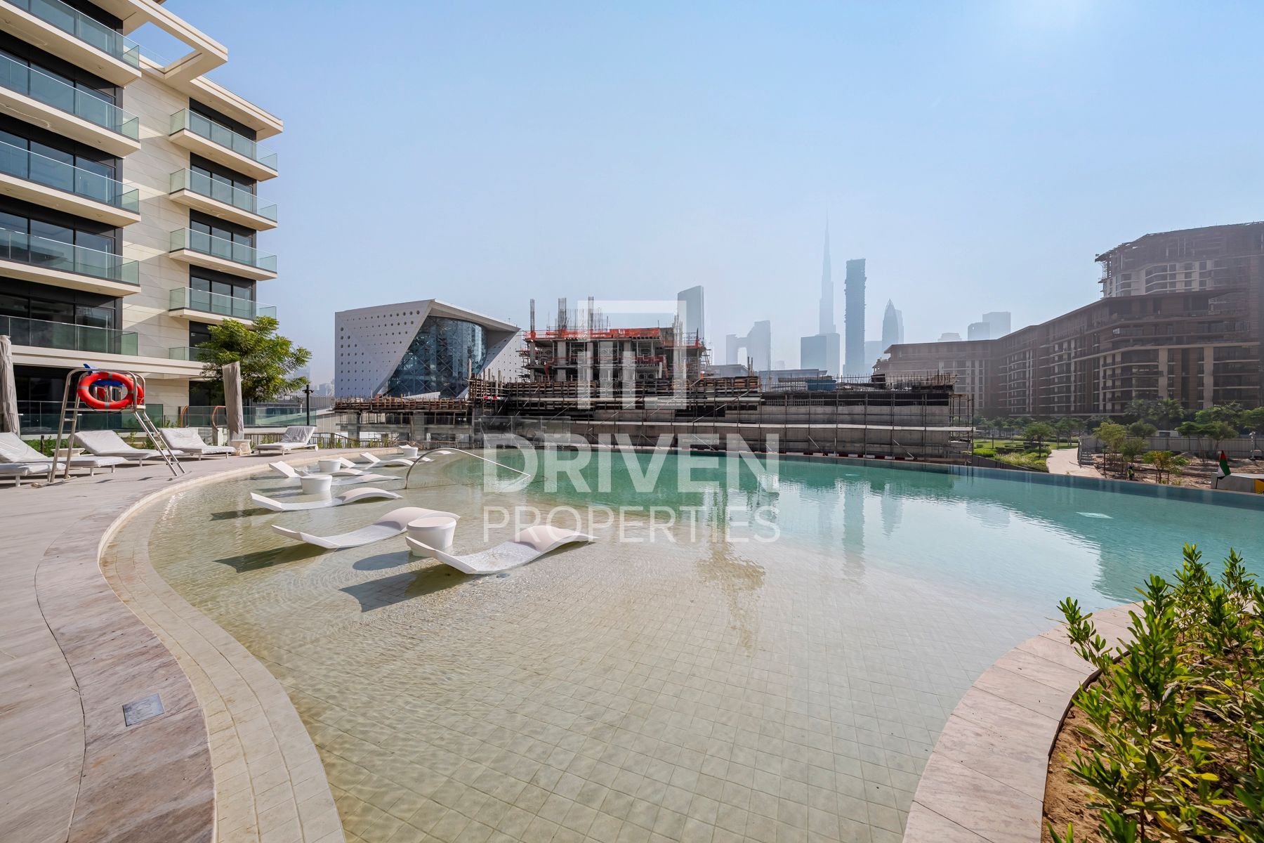 6 Cheques High Floor Option to Furnish