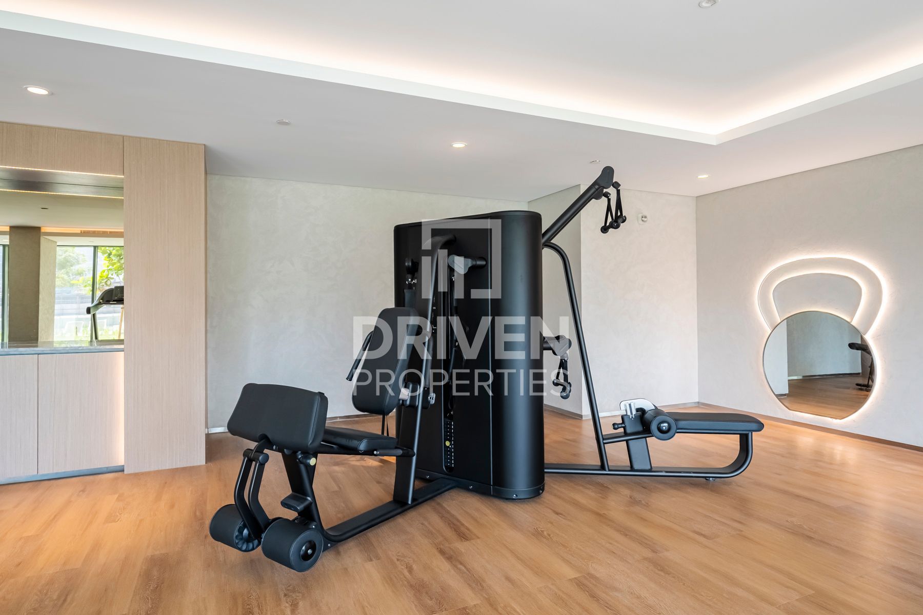 6 Cheques High Floor Option to Furnish