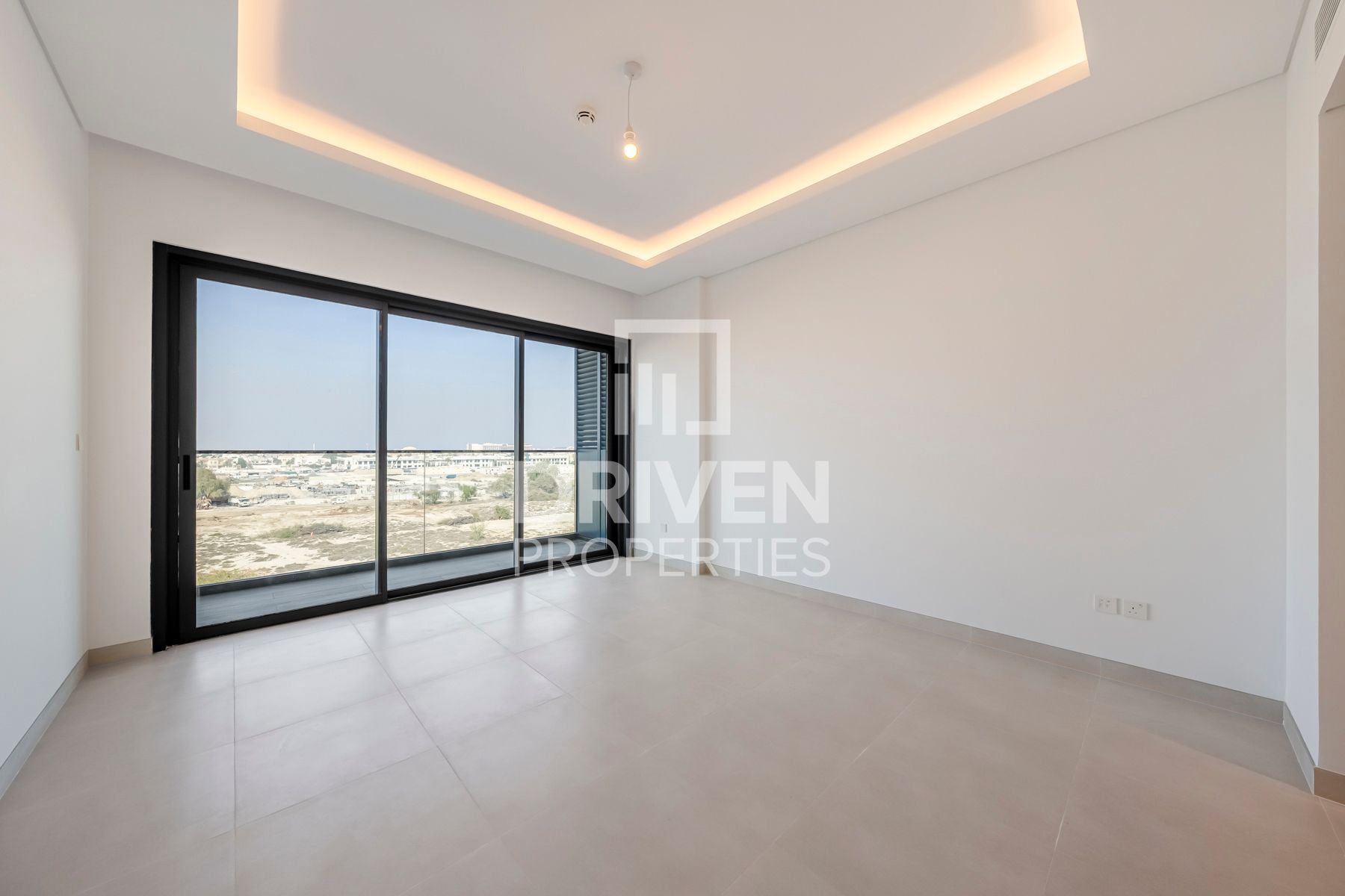 6 Cheques High Floor Option to Furnish