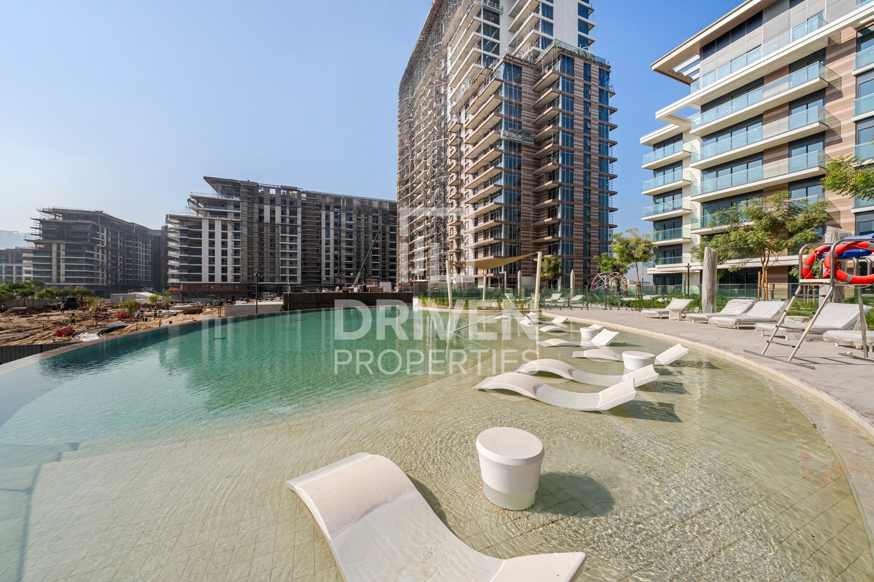 6 Cheques High Floor Option to Furnish