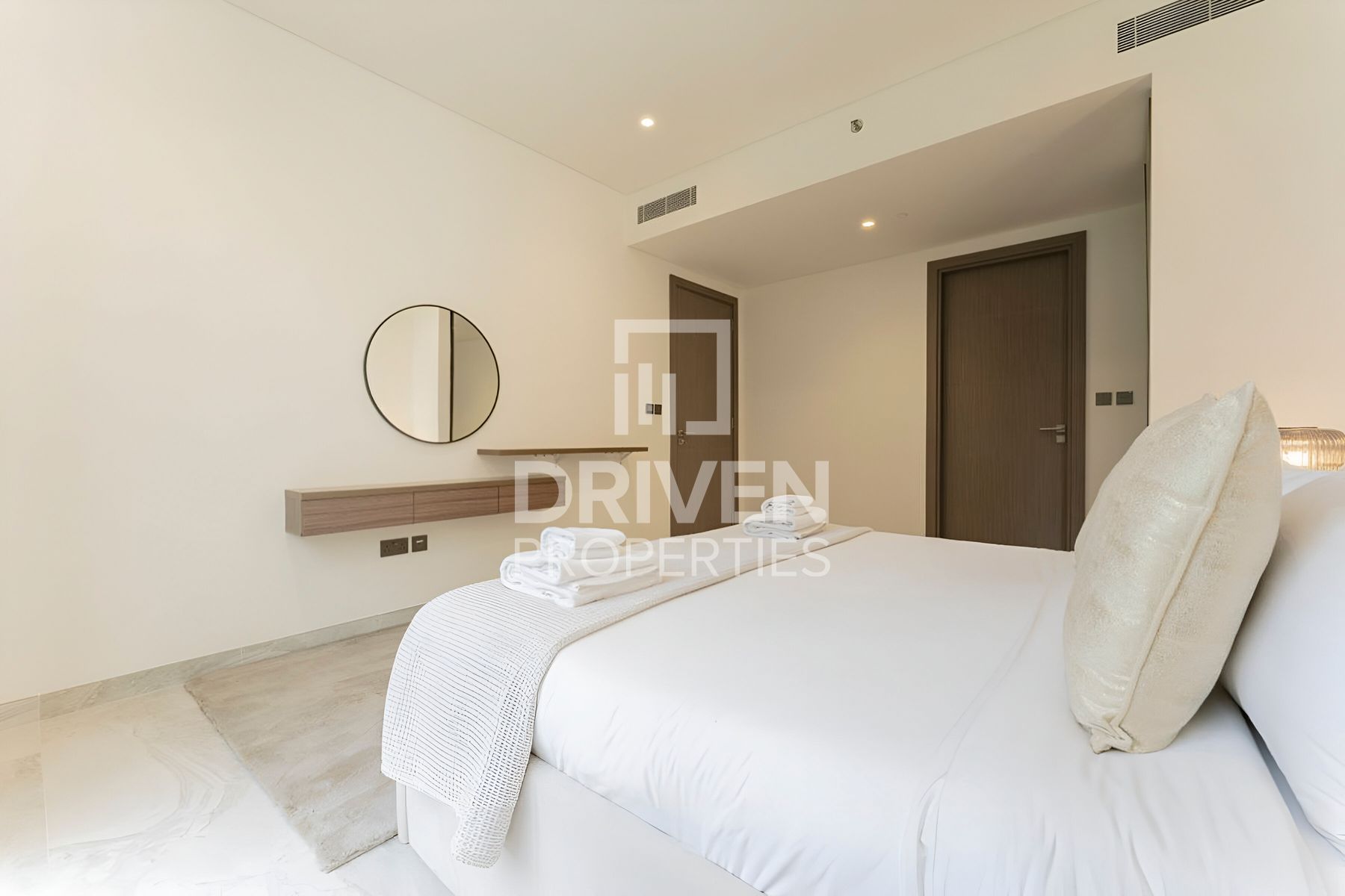 Fully Furnished Canal View Waterfront Living