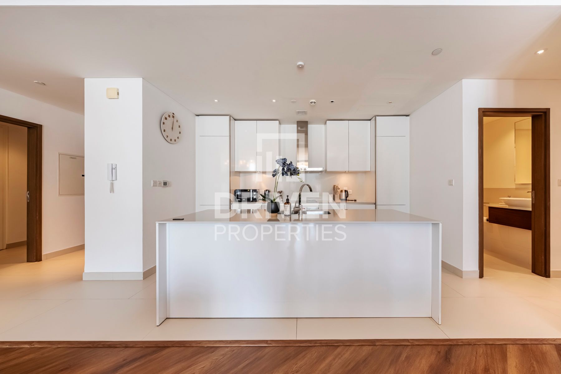 Fully Furnished and Luxury Unit Prime Location