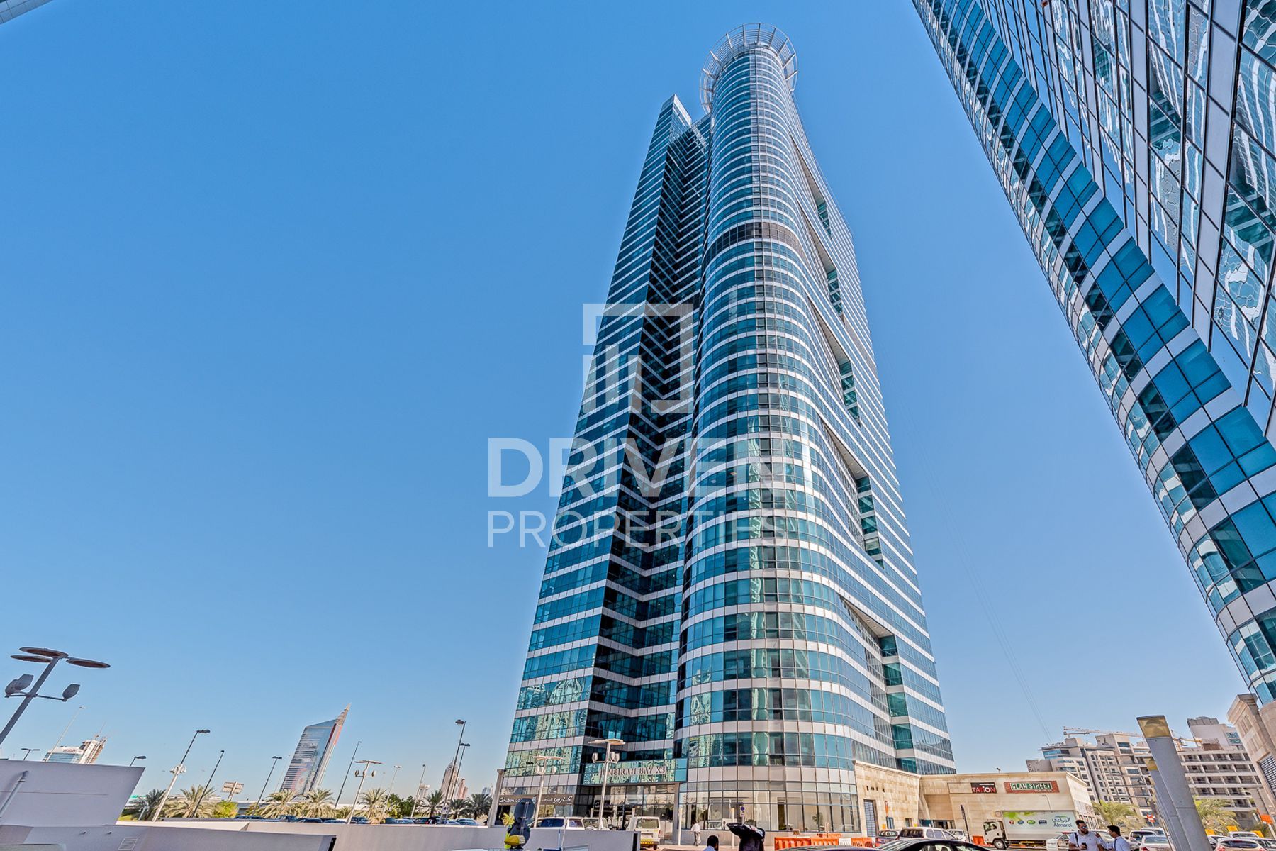 Prime Location Vacant Close to Metro Station