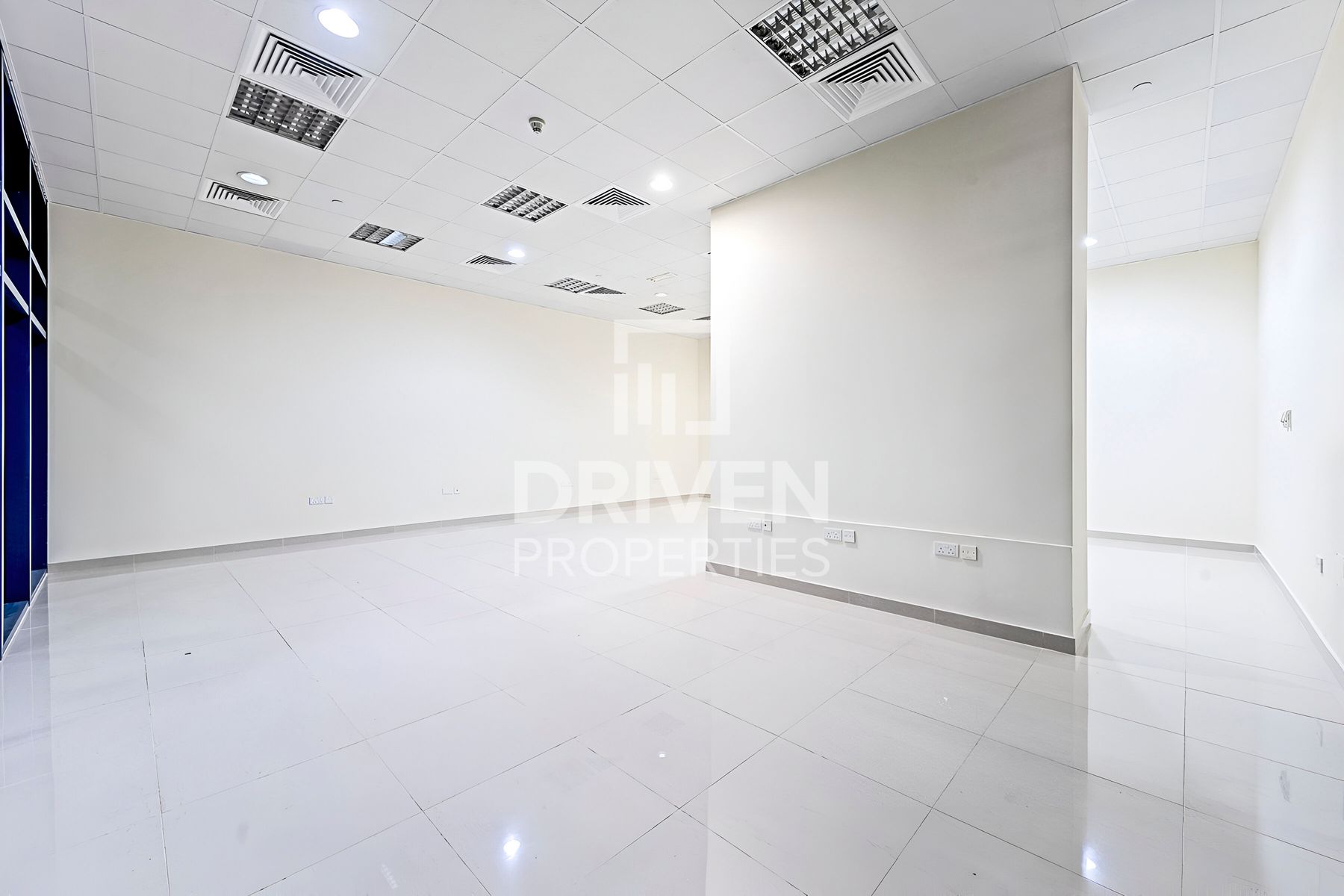 Prime Location Vacant Close to Metro Station