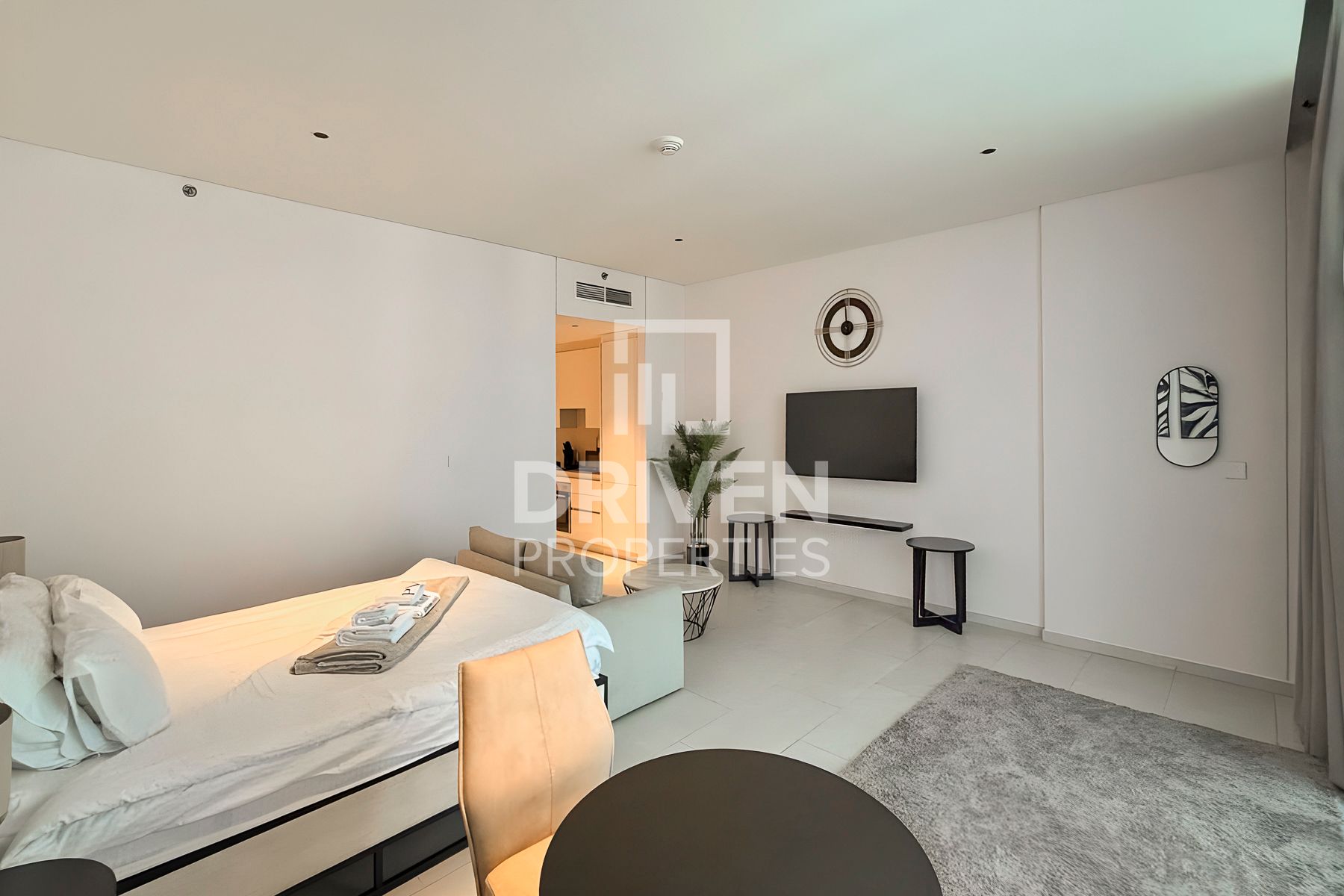 Burj Khalifa View Fully Equipped Vacant