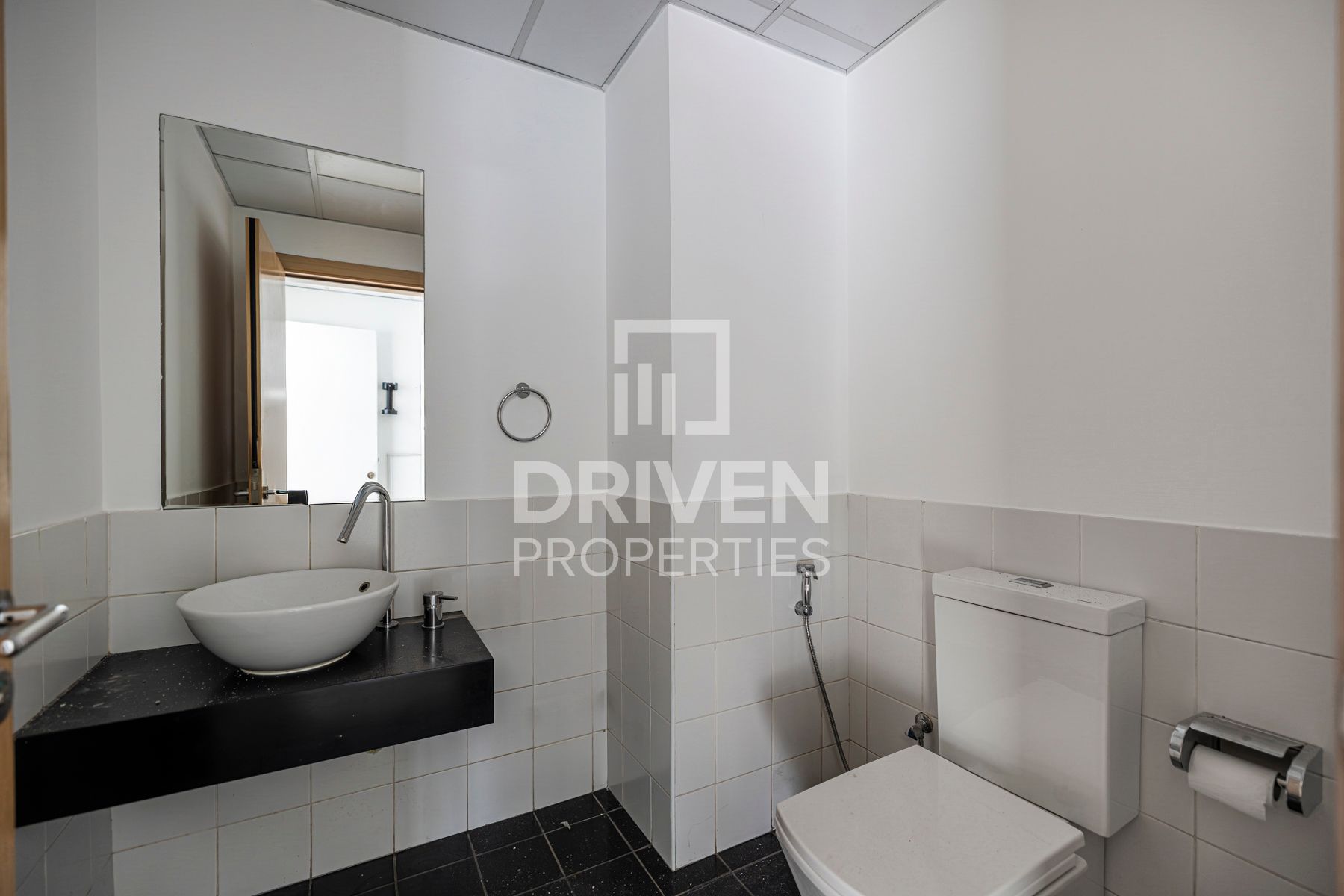 Ready to move in Semi Furnished Corner Unit