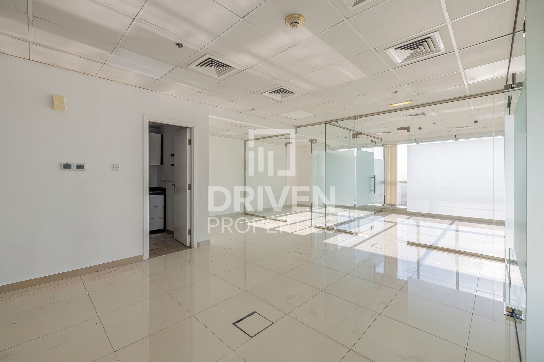 Ready to move in Semi Furnished Corner Unit