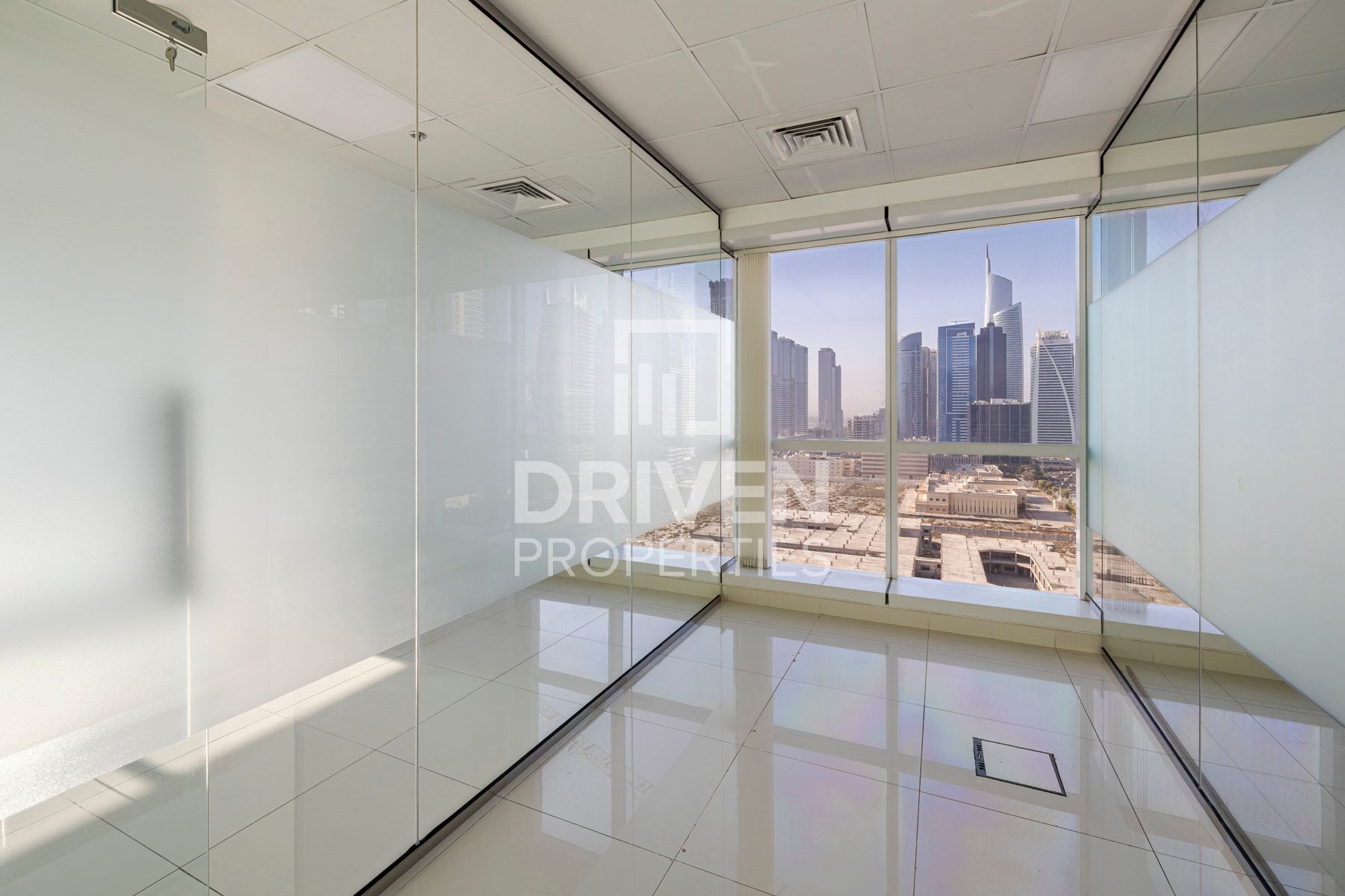 Ready to move in Semi Furnished Corner Unit