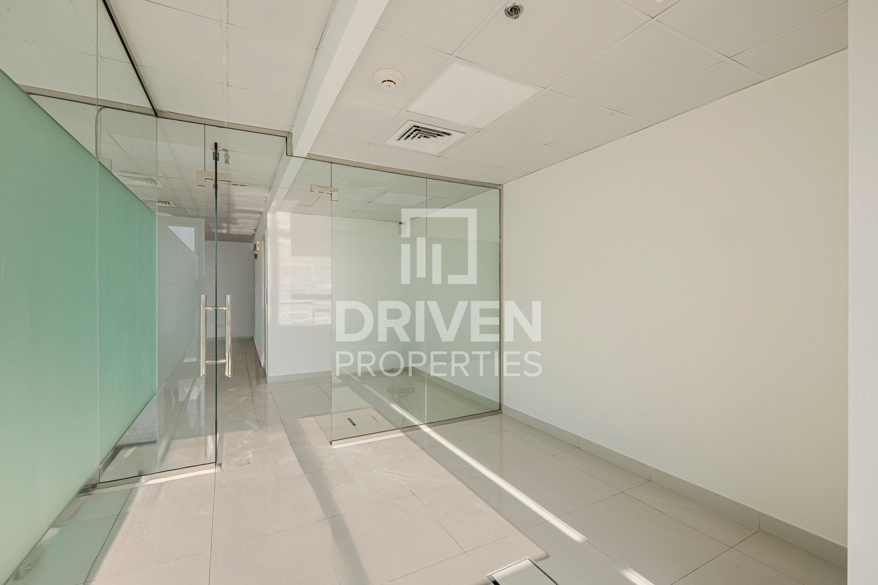 Ready to move in Semi Furnished Corner Unit