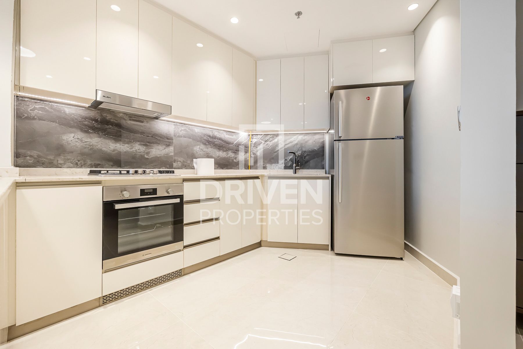 Open View Fully Furnished Spacious Layout