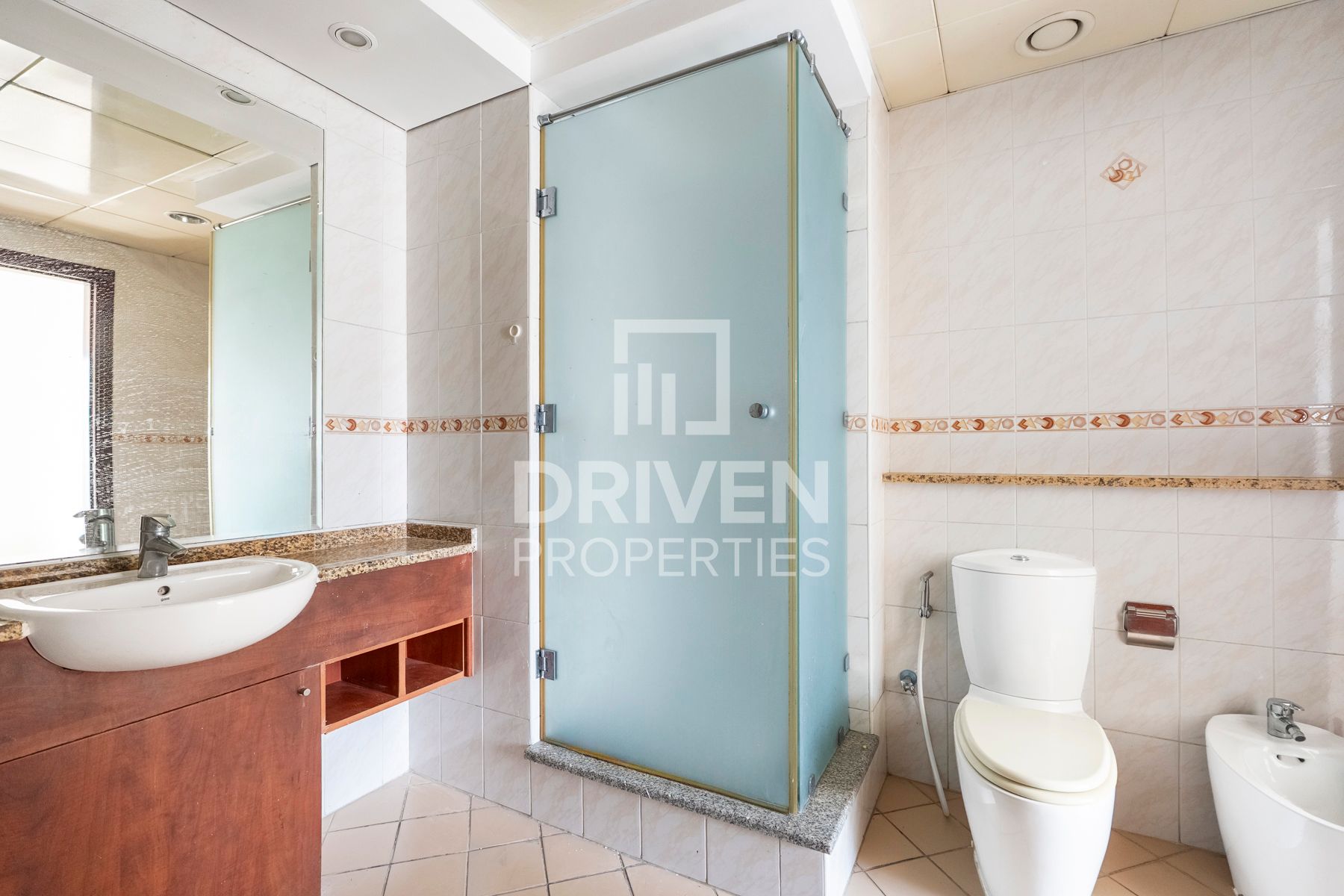 Ready to move in High Floor Lake Views