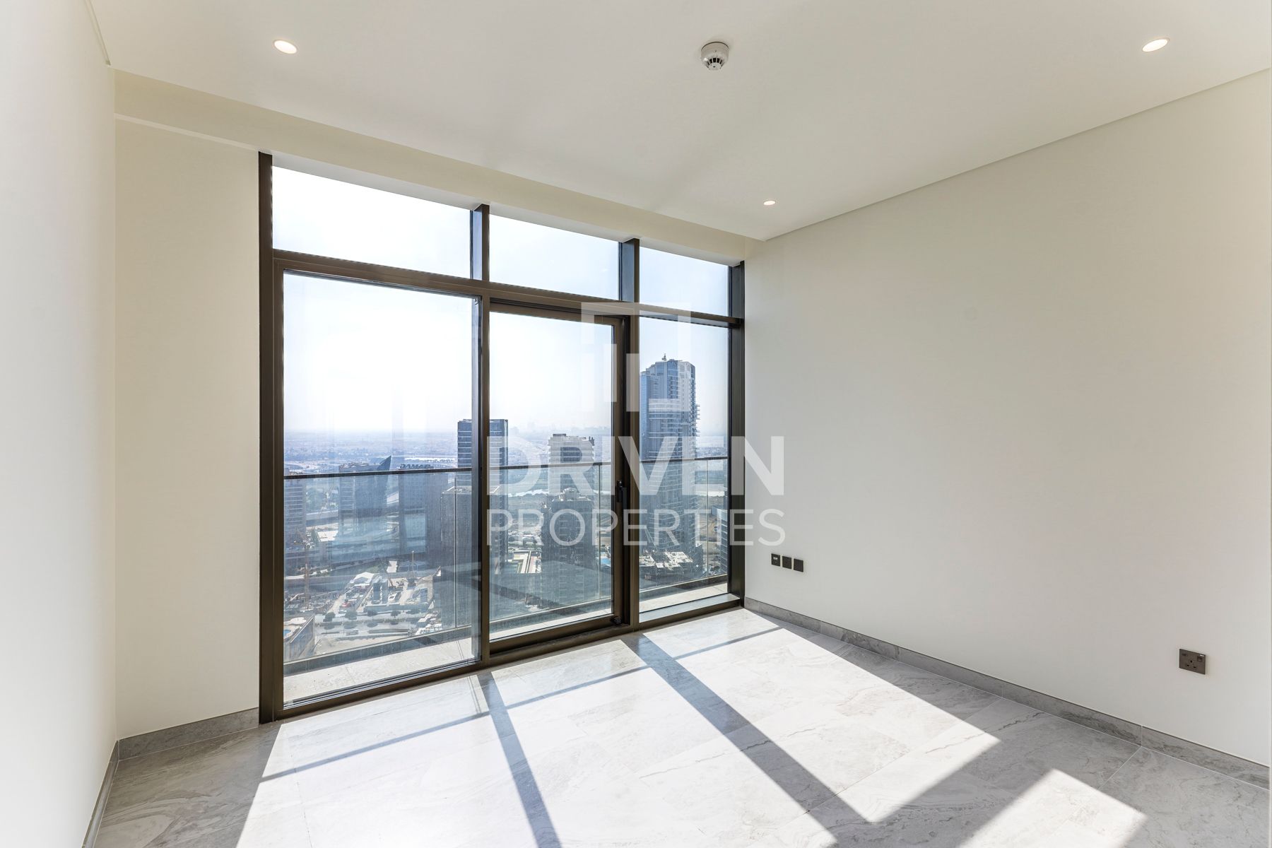 Unique Layout High Floor Canal and Burj View