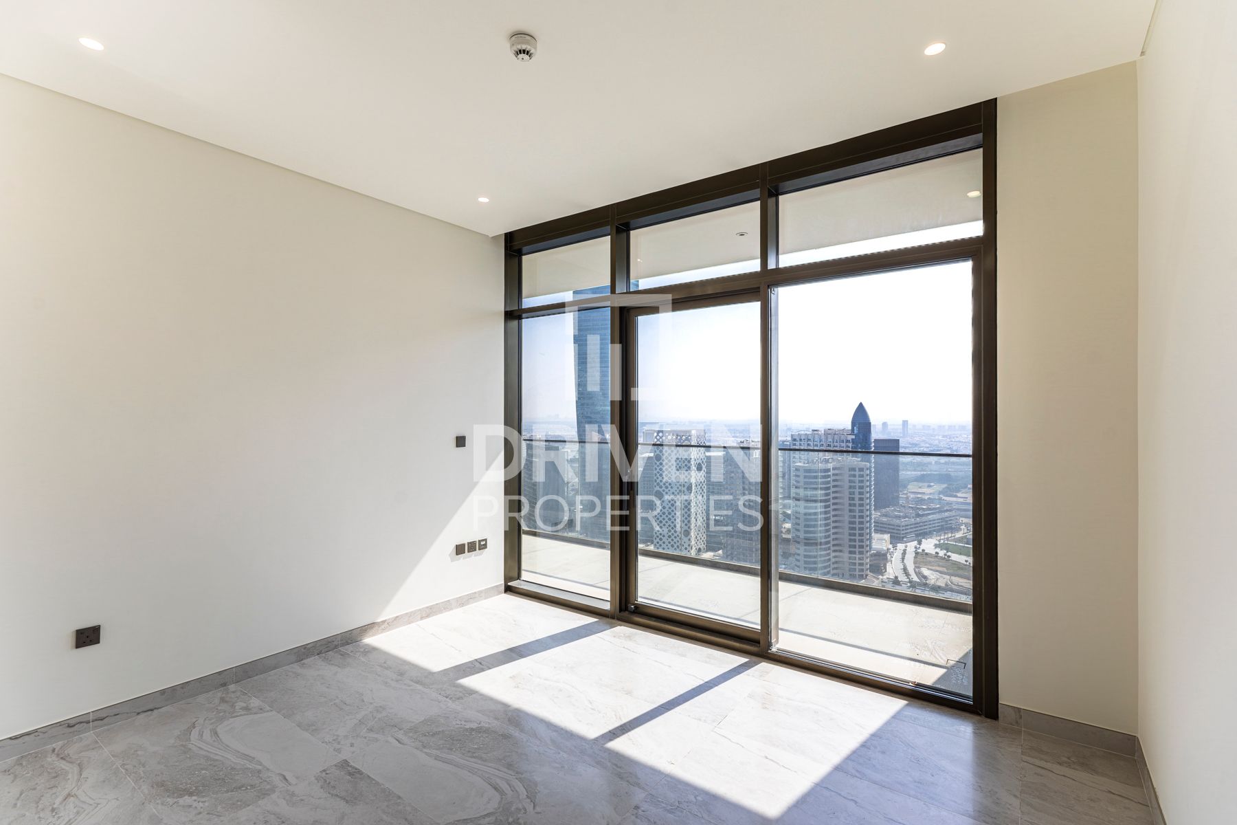 Unique Layout High Floor Canal and Burj View