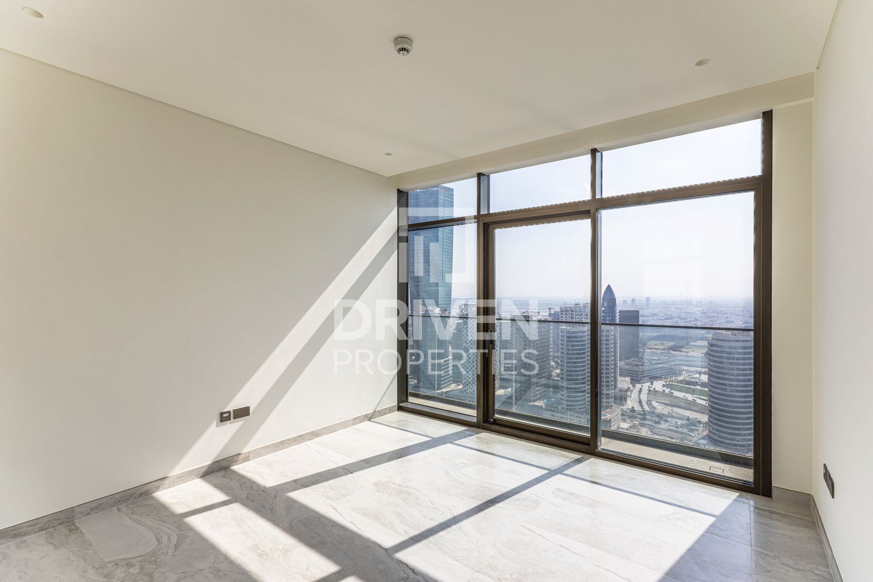 Unique Layout High Floor Canal and Burj View