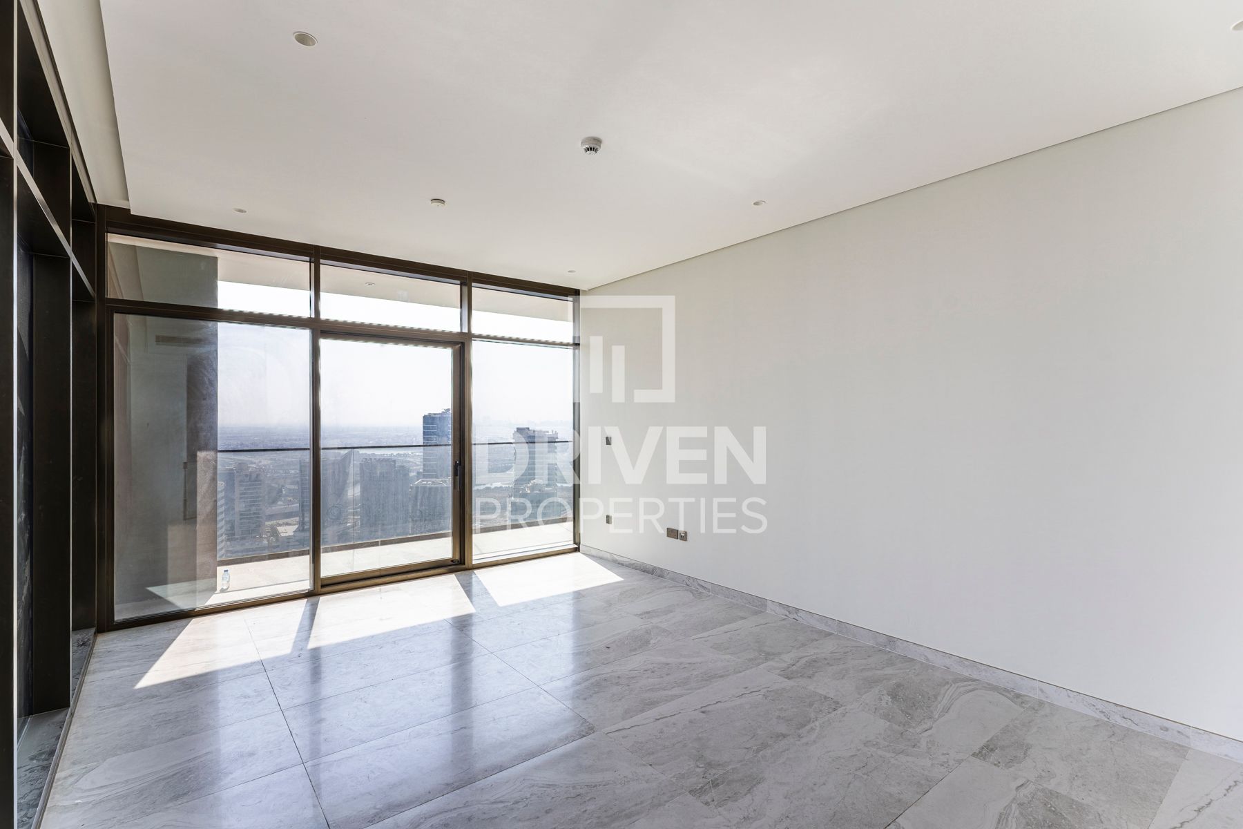 Unique Layout High Floor Canal and Burj View