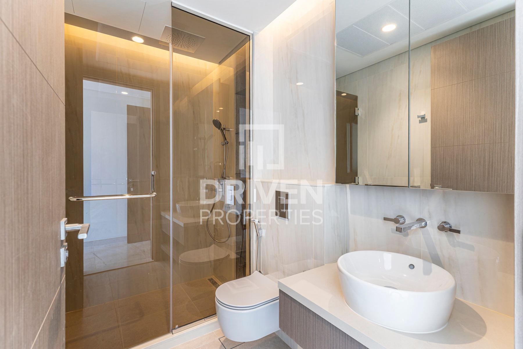 Unique Layout High Floor Canal and Burj View