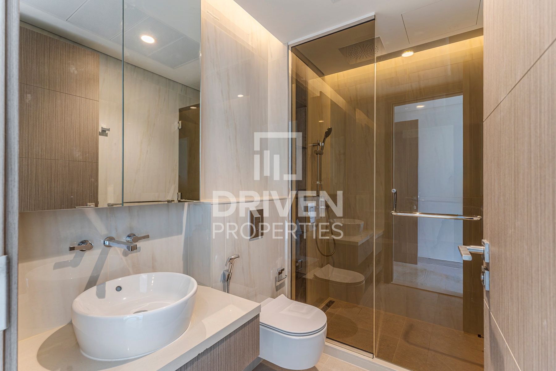 Unique Layout High Floor Canal and Burj View