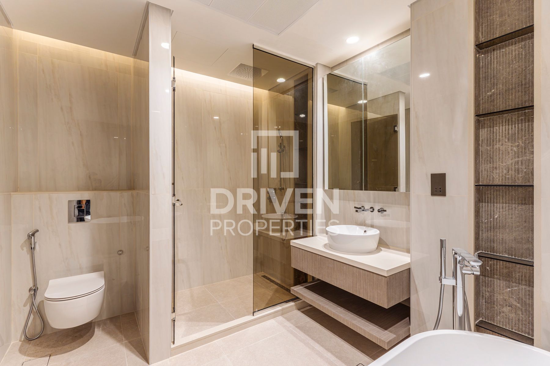 Unique Layout High Floor Canal and Burj View