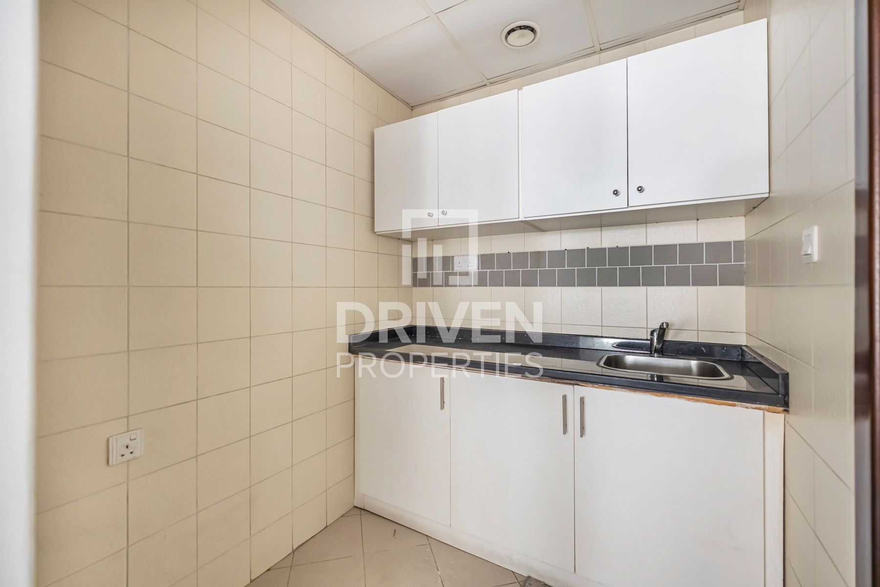 Vacant Fitted and Furnished Close to Metro